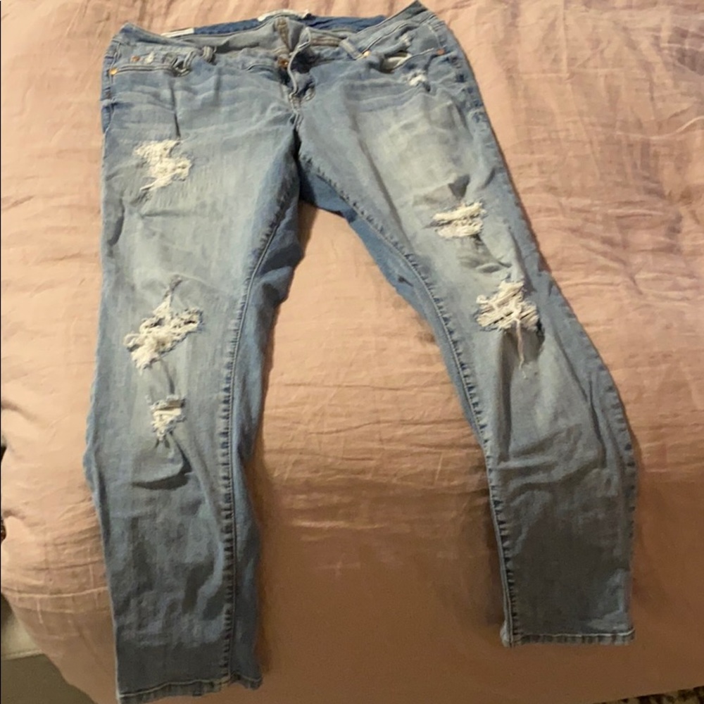 Distressed boyfriend jeans